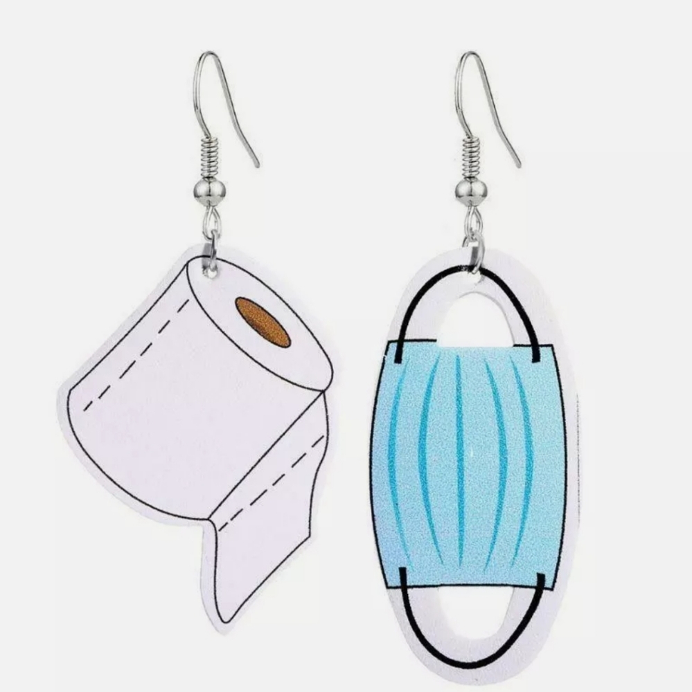 NIB Mask and Toilet Paper Earring set. Adorable! Covid Memorabilia